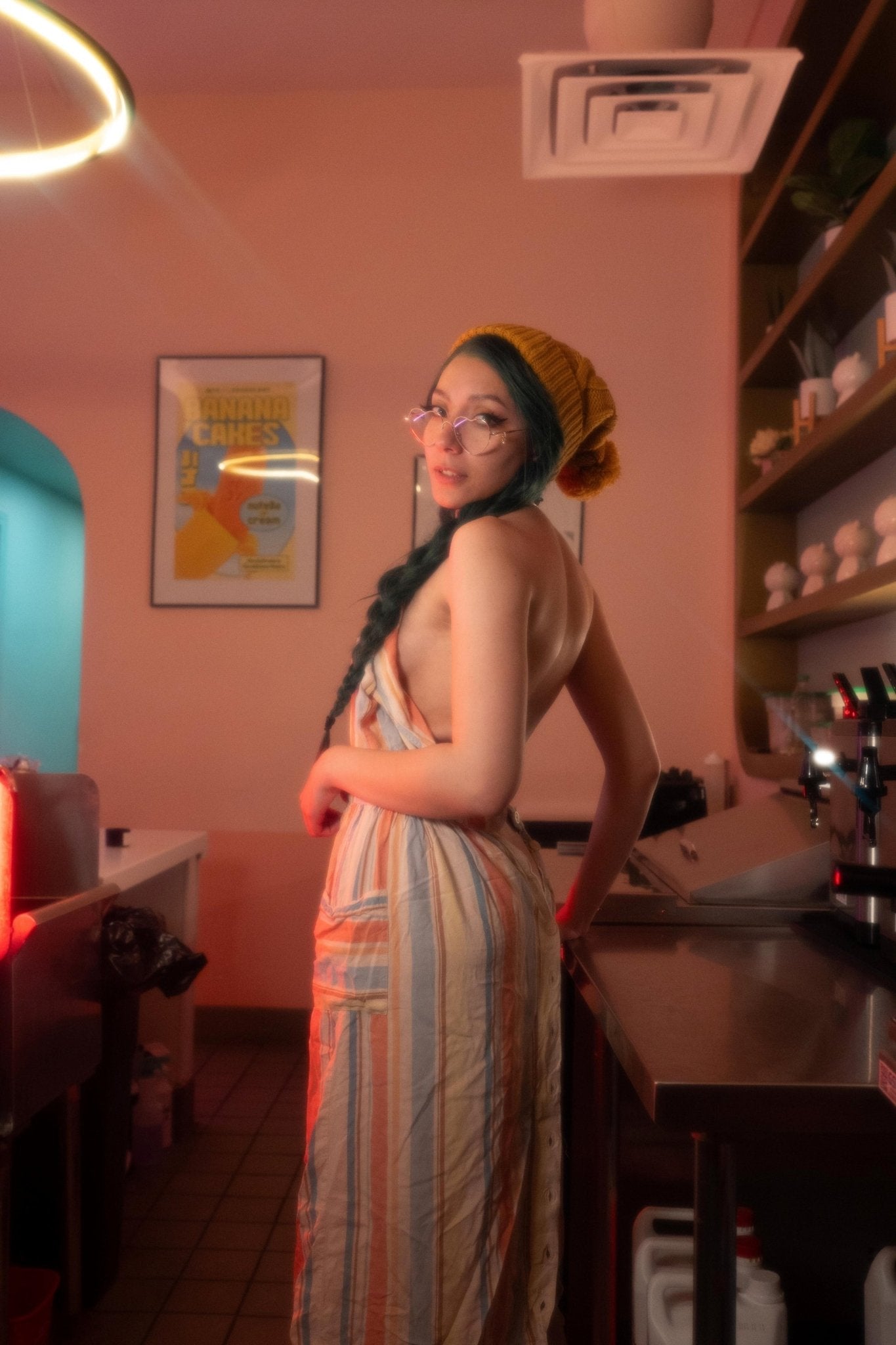 Boba Bitch Free - Use Glory Hole Allure 150 Fleshlight