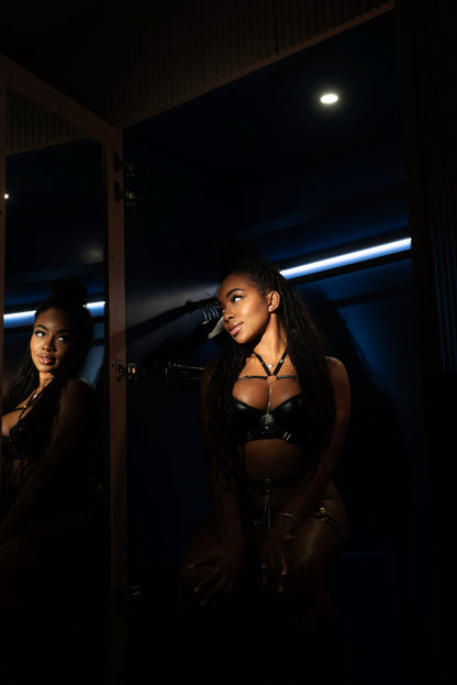 Fleshlight Pro BuxDelight This Pussy Hugs Tight Allure 150